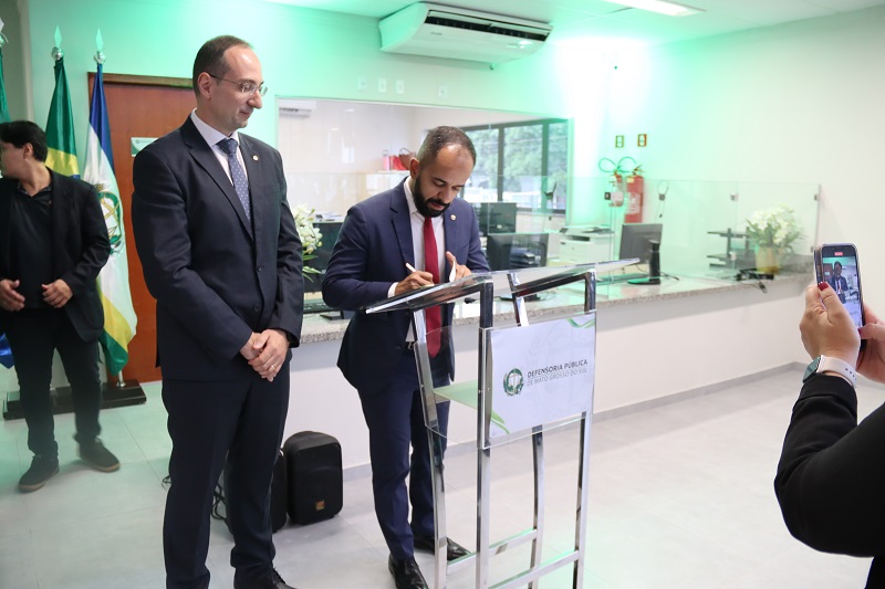 INAUGURA CORUMBA DPU ASSINA