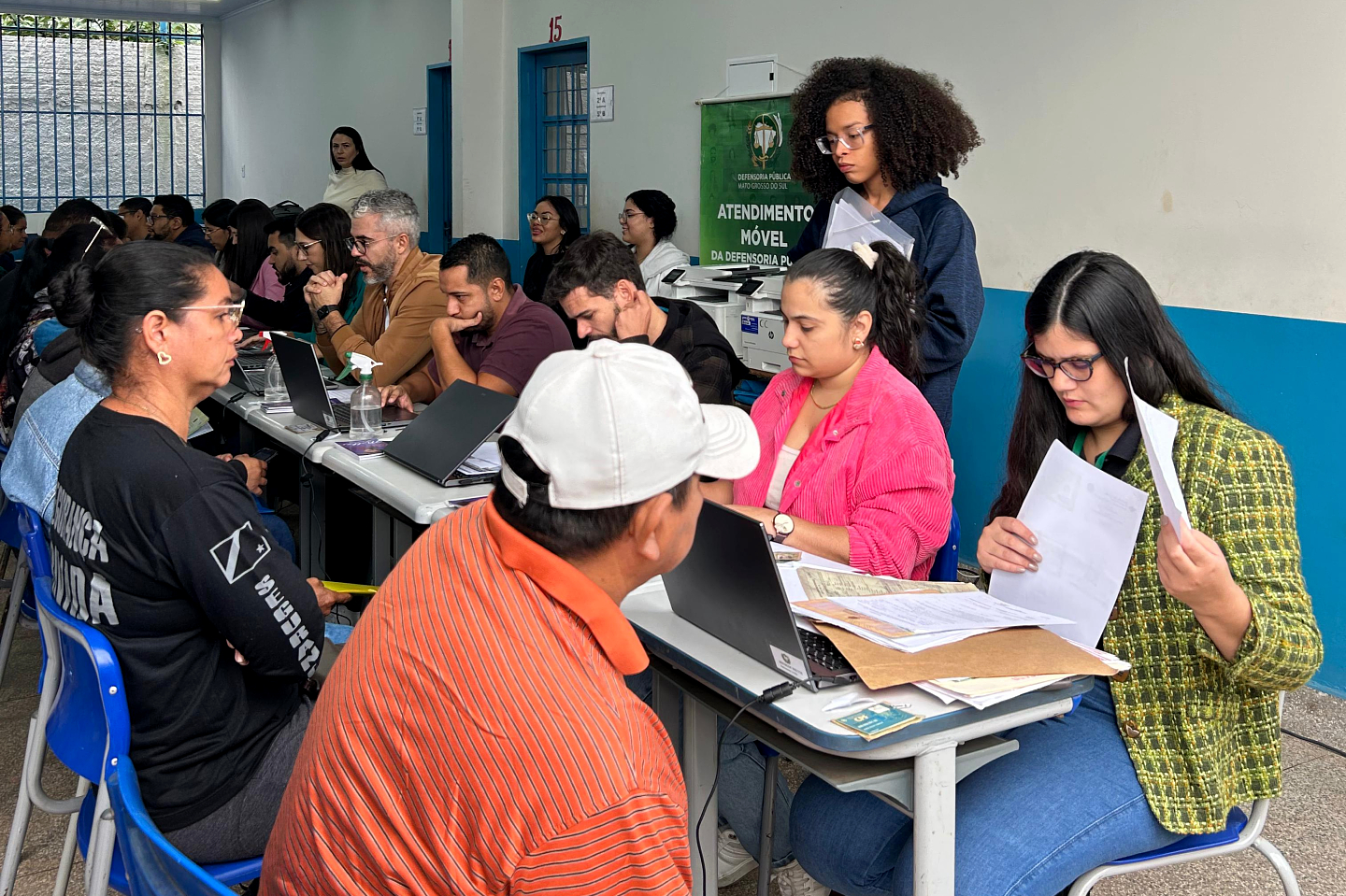 Van dos Direitos atende 173 cidadãs e cidadãos de Ladário