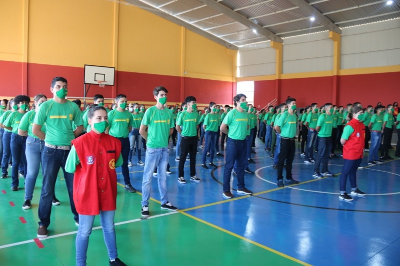 Alunos escola inauguracao