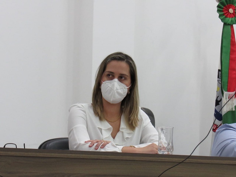 Dra Elisiane Bataguassu