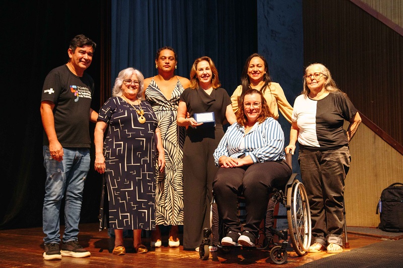 Defensora pública é reconhecida por atuação em defesa da saúde pública