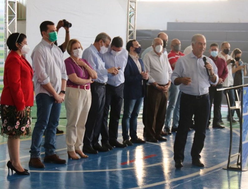 Dra Patricia Reinaldo entrega reforma escola