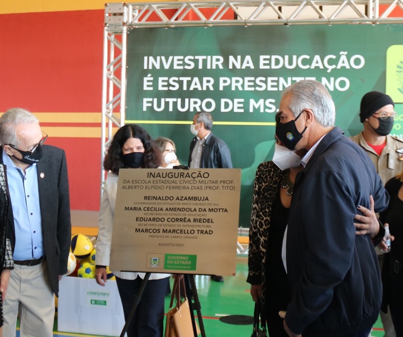 Dra Patricia e governador inauguracao escola Anache