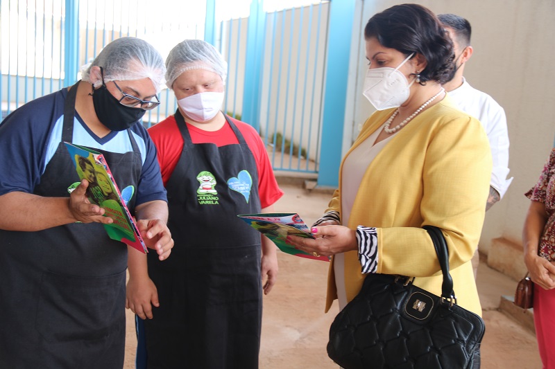 Dra Patricia visita associacao Juliano Varela interna