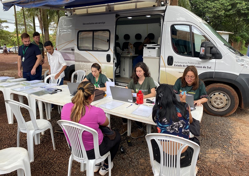 Defensoria realiza mutirão e entrega cerca de 200 documentos a indígenas em Dourados