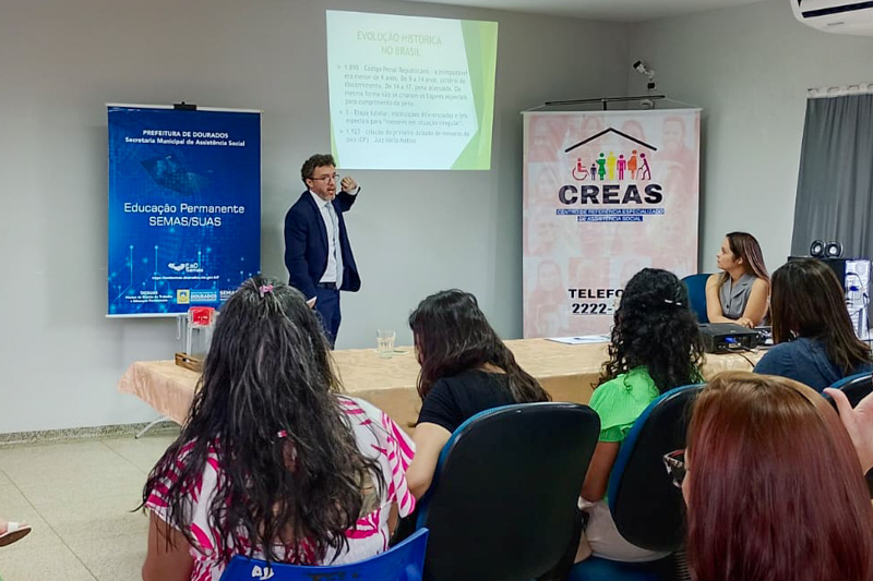 Palestra CREAS Dourados dr. Bruno 1